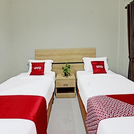 Oyo 91617 Hotel Mutiara Lombok Buitenkant foto