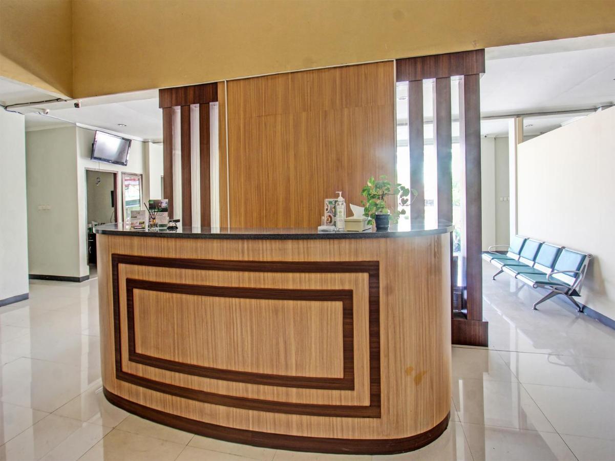 Oyo 91617 Hotel Mutiara Lombok Buitenkant foto