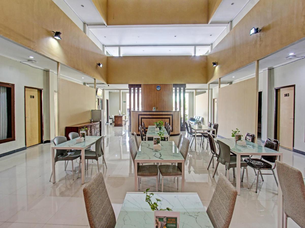 Oyo 91617 Hotel Mutiara Lombok Buitenkant foto