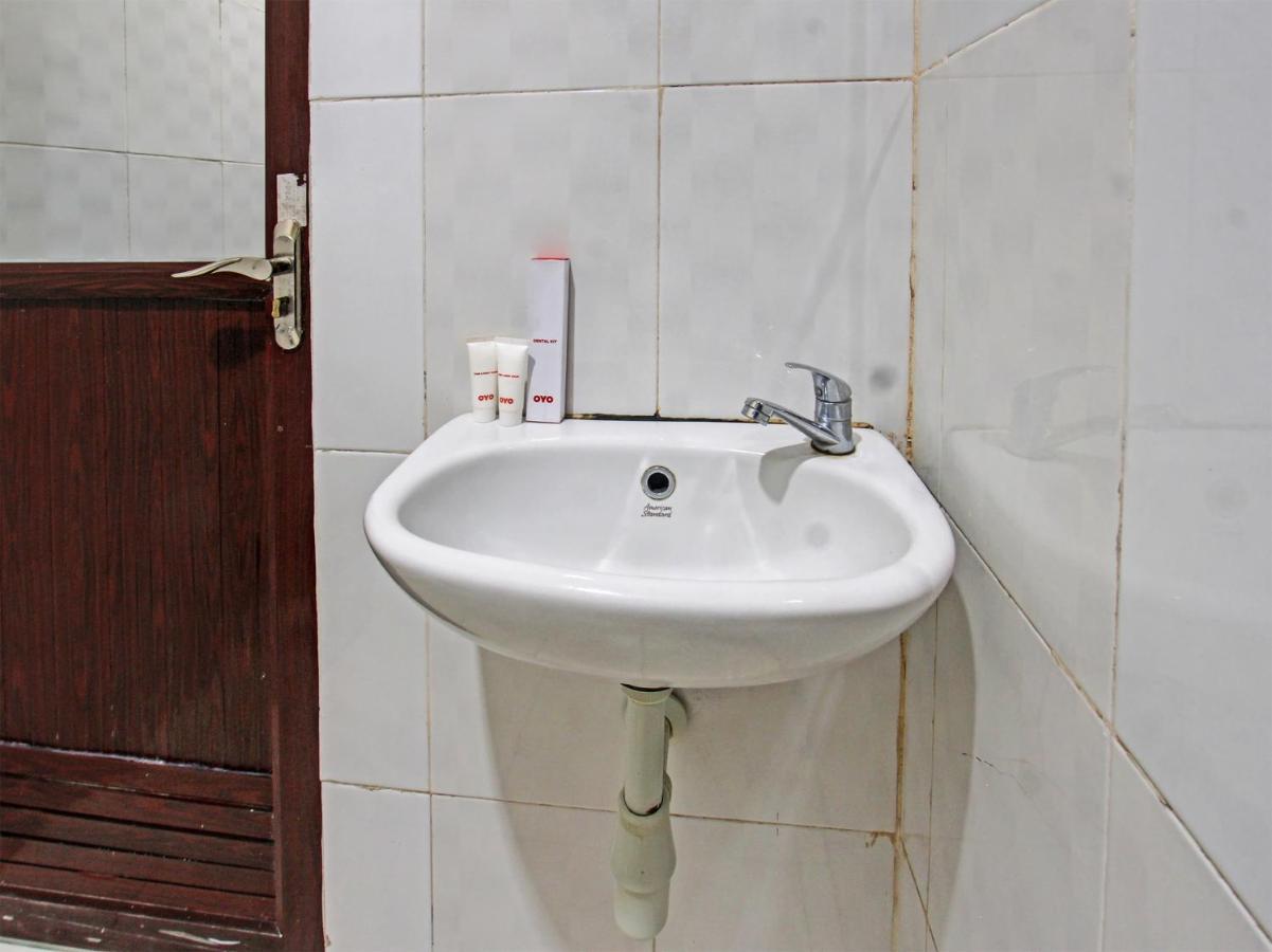 Oyo 91617 Hotel Mutiara Lombok Buitenkant foto