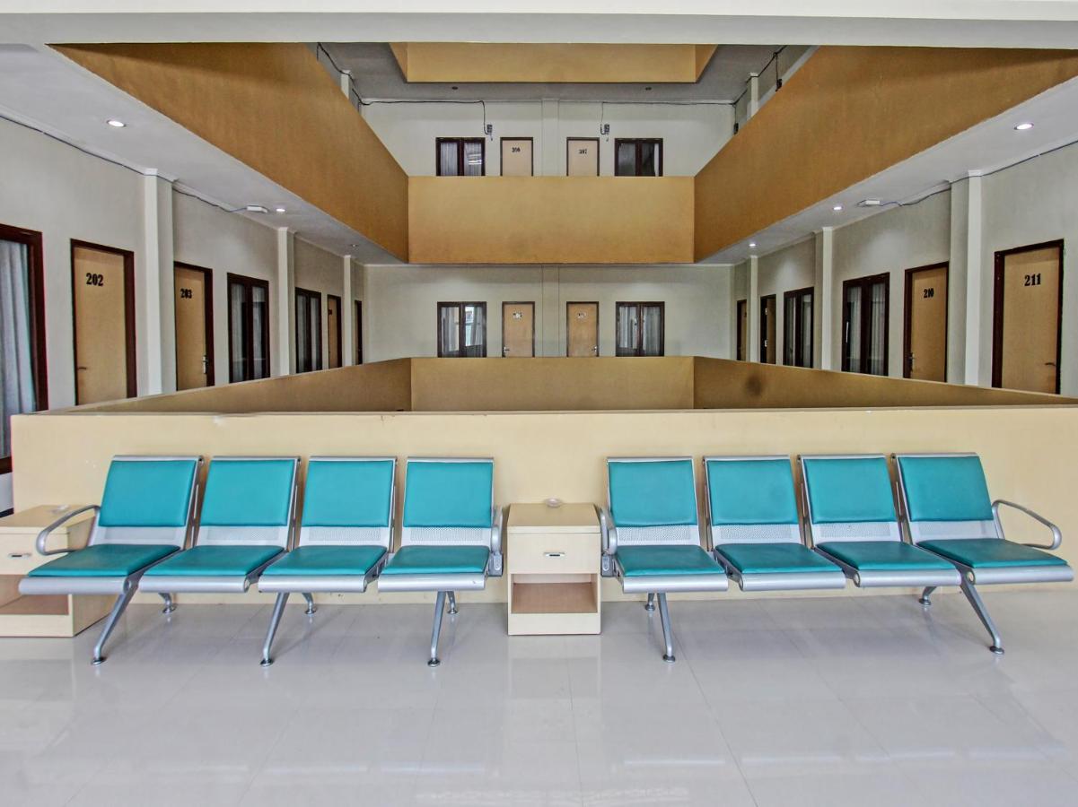 Oyo 91617 Hotel Mutiara Lombok Buitenkant foto