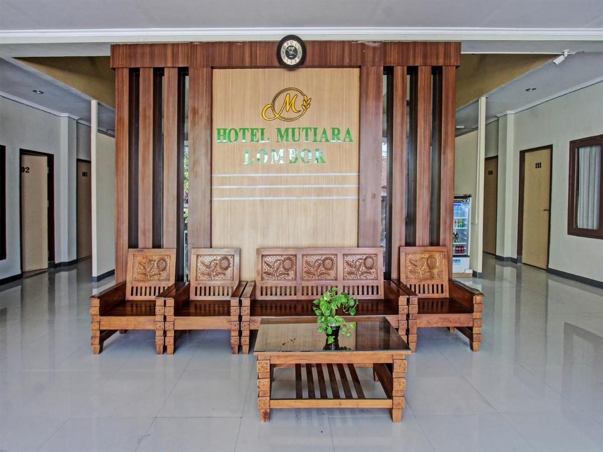 Oyo 91617 Hotel Mutiara Lombok Buitenkant foto