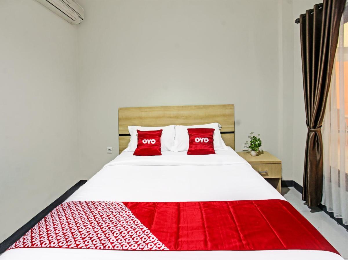 Oyo 91617 Hotel Mutiara Lombok Buitenkant foto