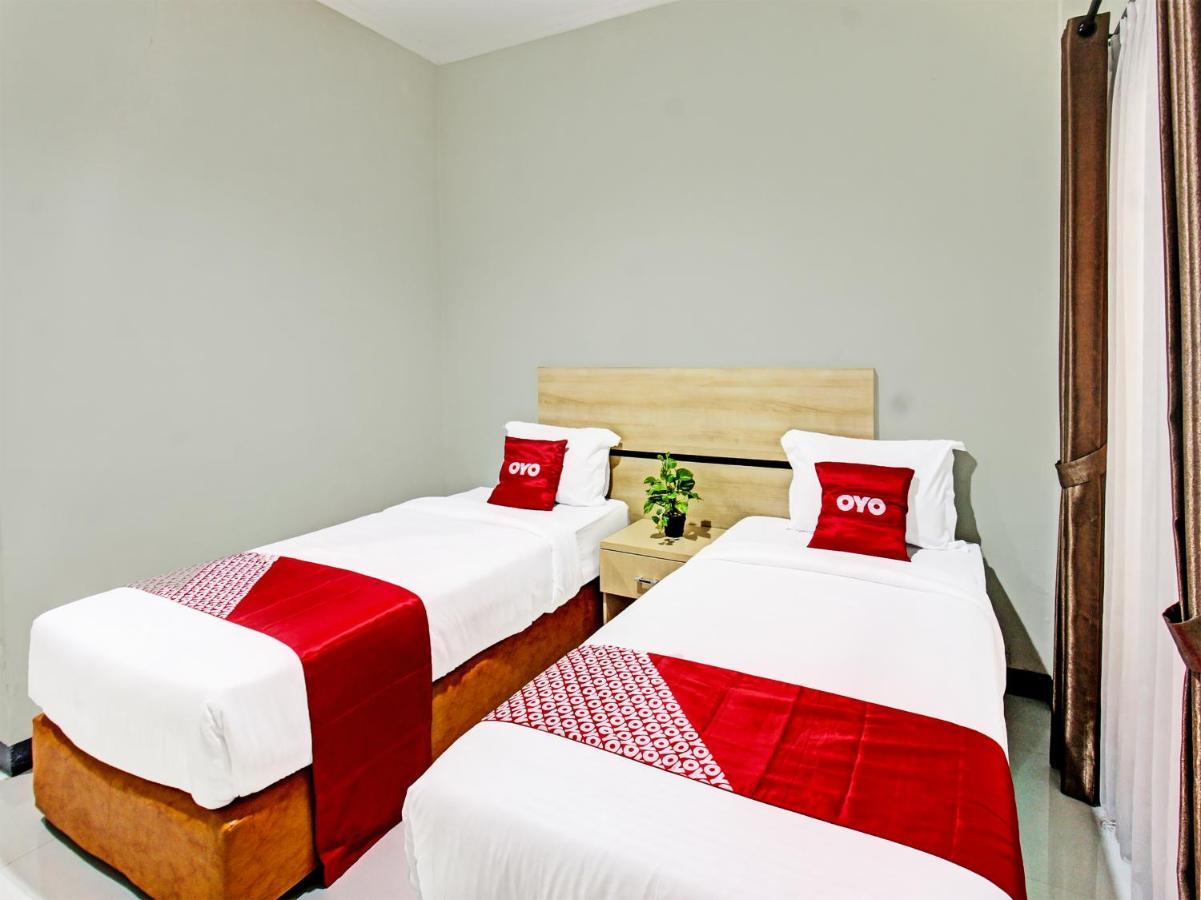 Oyo 91617 Hotel Mutiara Lombok Buitenkant foto