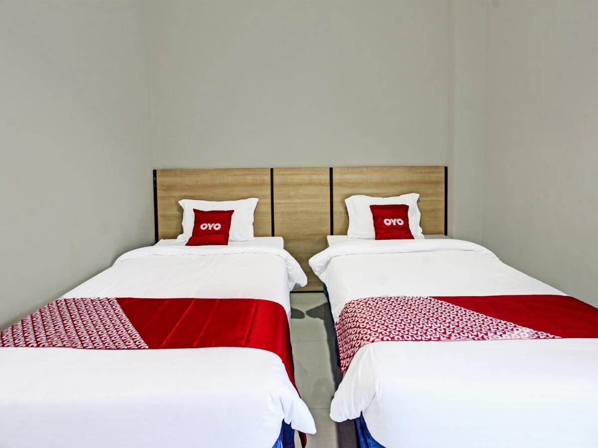 Oyo 91617 Hotel Mutiara Lombok Buitenkant foto