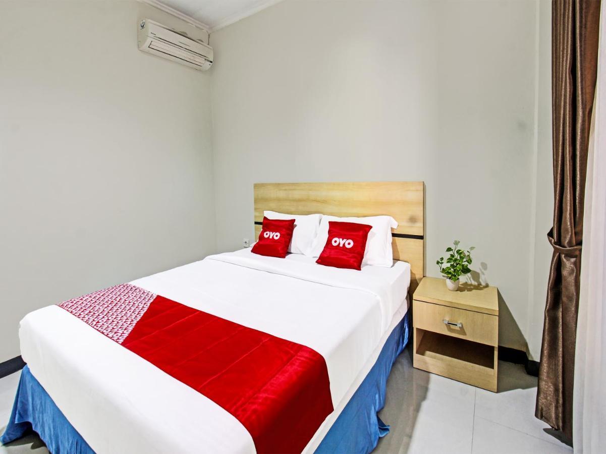 Oyo 91617 Hotel Mutiara Lombok Buitenkant foto