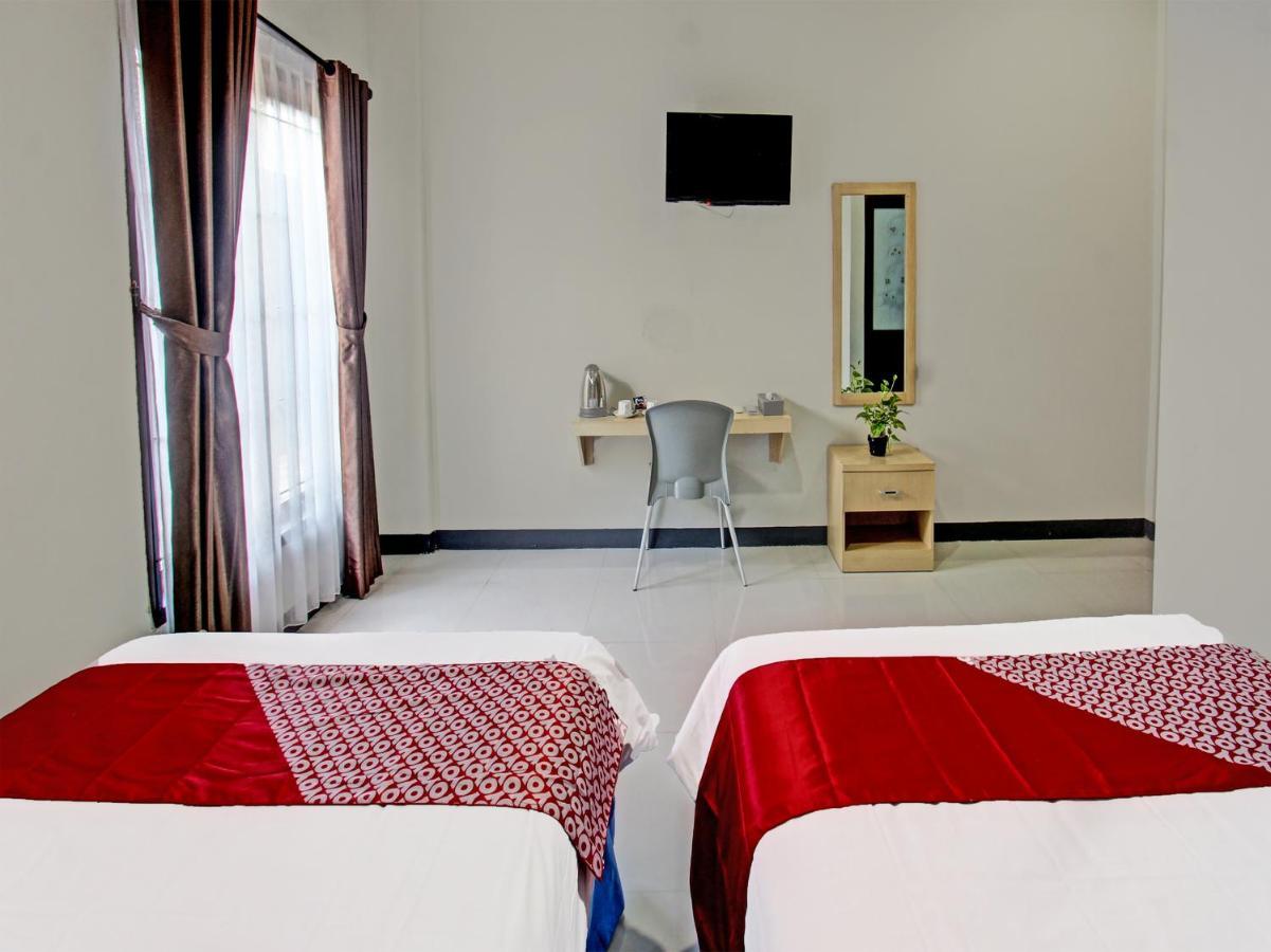 Oyo 91617 Hotel Mutiara Lombok Buitenkant foto