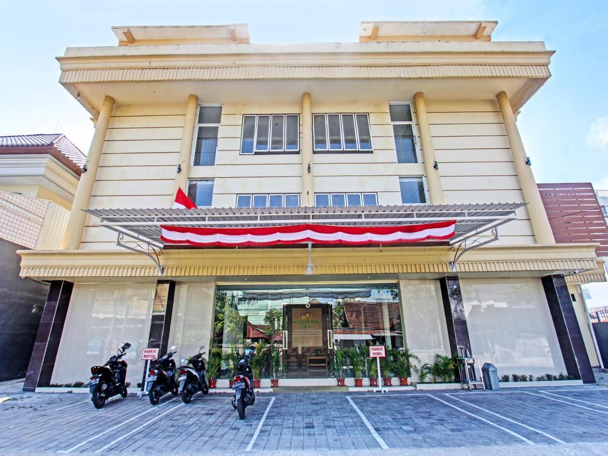 Oyo 91617 Hotel Mutiara Lombok Buitenkant foto