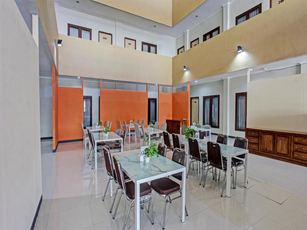 Oyo 91617 Hotel Mutiara Lombok Buitenkant foto