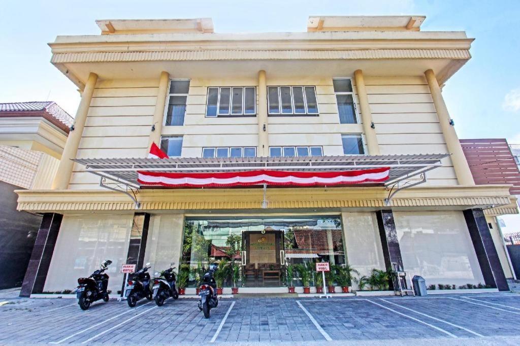Oyo 91617 Hotel Mutiara Lombok Buitenkant foto